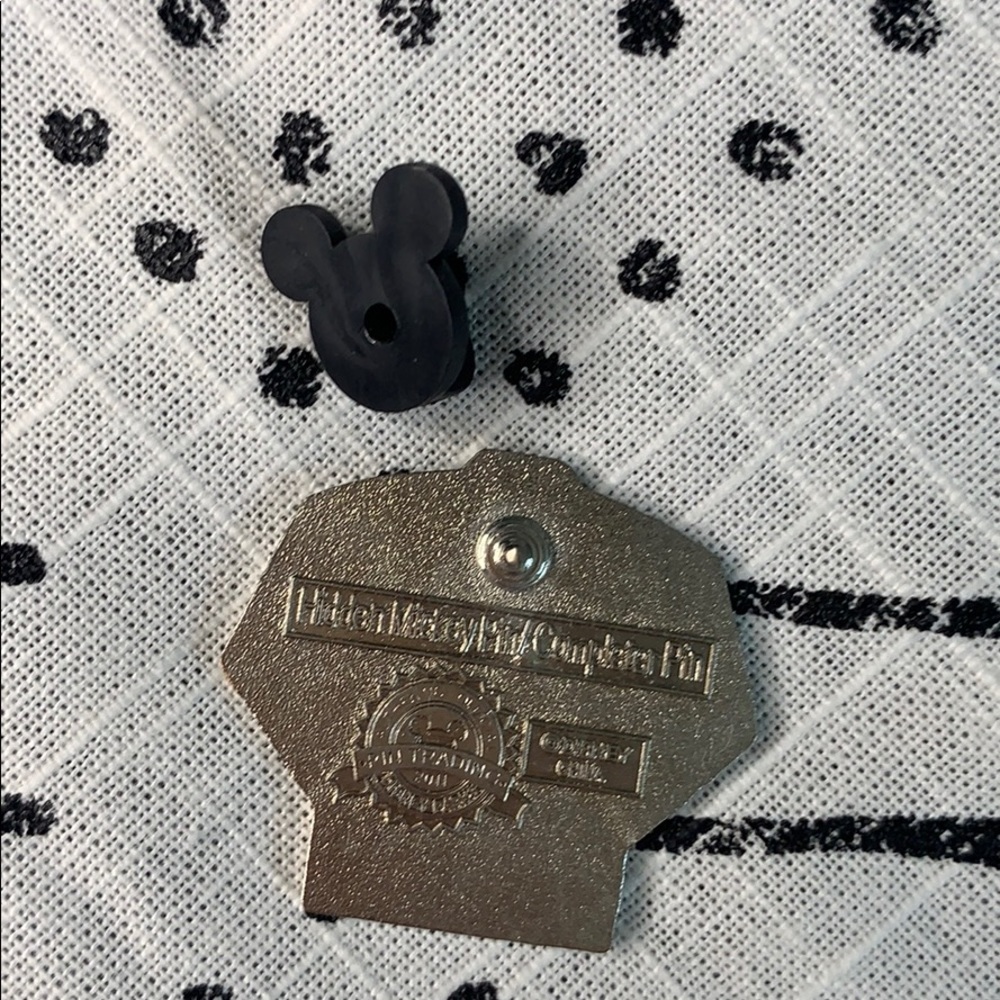 Disney Red Jacket Pin - Picture 3 of 3